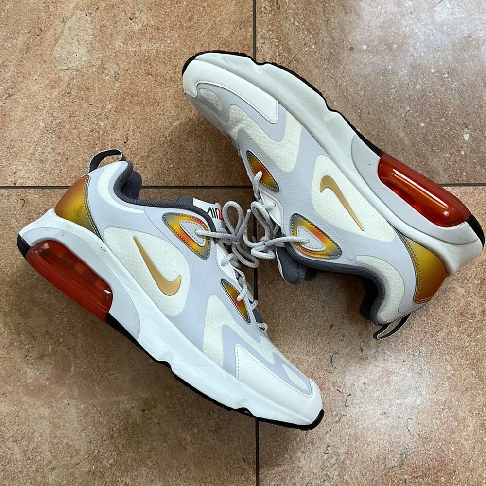 Men’s Nike Air Max Zoo Sneakers - size 9